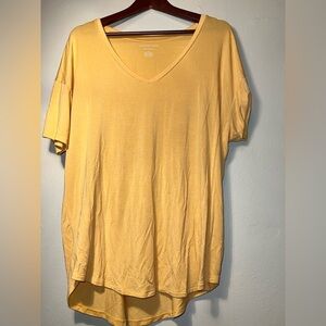 American Eagle Outfitters Women's Mustard V-Neck Tee